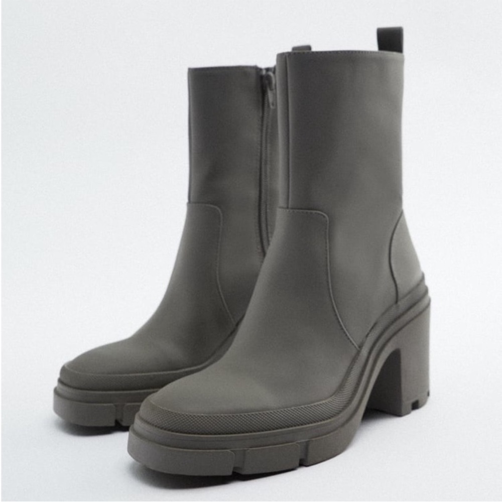 Zara Rubberized Green Khaki Mid Heel Ankle Chunky Platform Lug Sole Boots 38